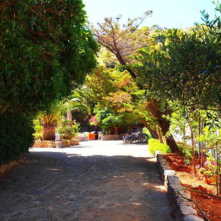 Отель Relais Le Nereidi Сан-Вито-Ло-Капо Экстерьер фото